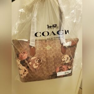 SOLD  Coach CZ180 Gallery Tote Bag In Signature Canvas With Rose Print Tan Brown